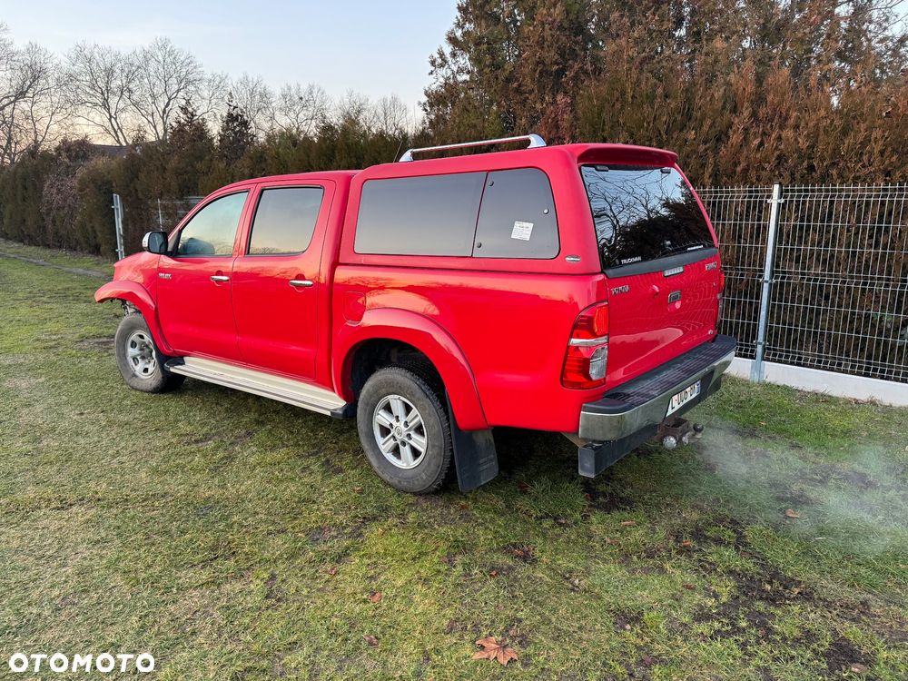 Toyota Hilux 4x4 Double Cab Life - 9