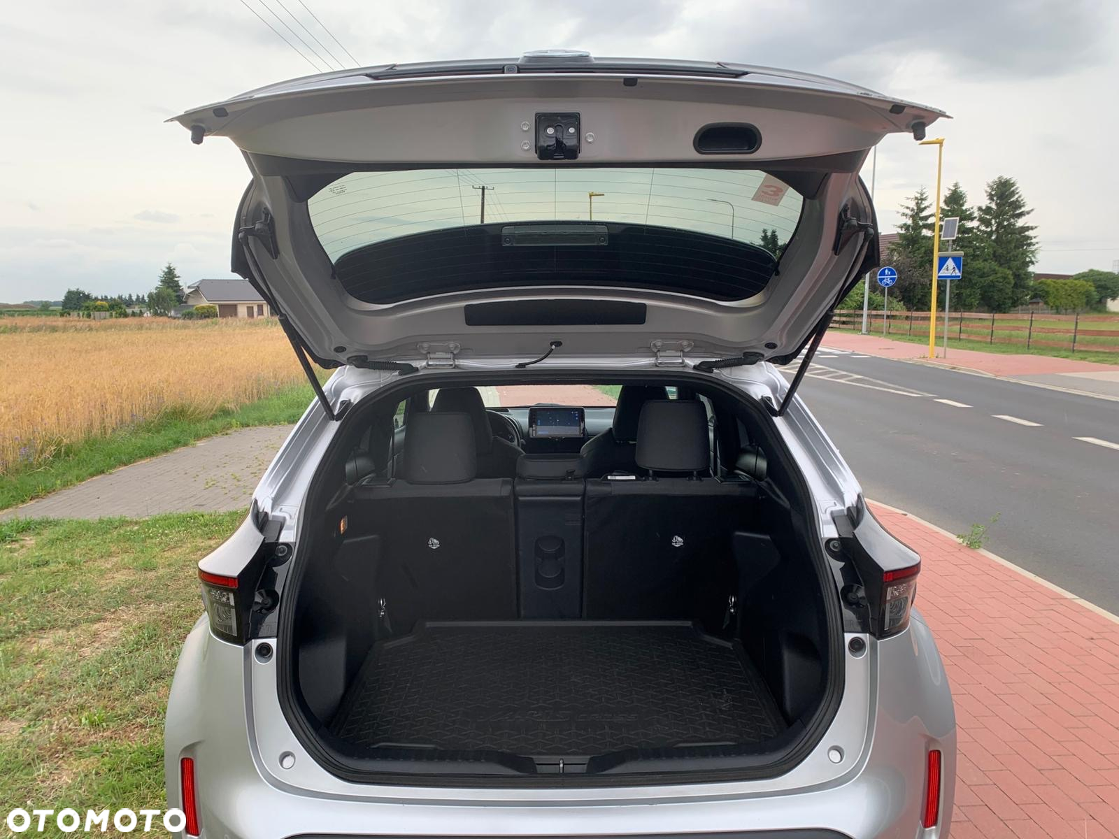 Toyota Yaris Cross Hybrid 1.5 Premiere Edition 4x4 - 25