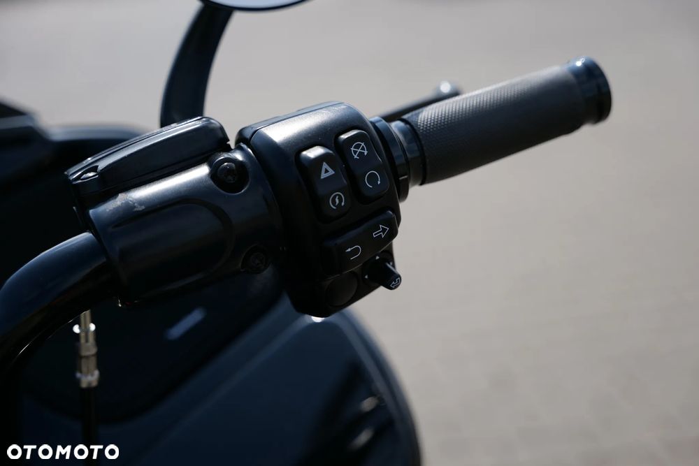 Harley-Davidson Touring Road Glide - 17