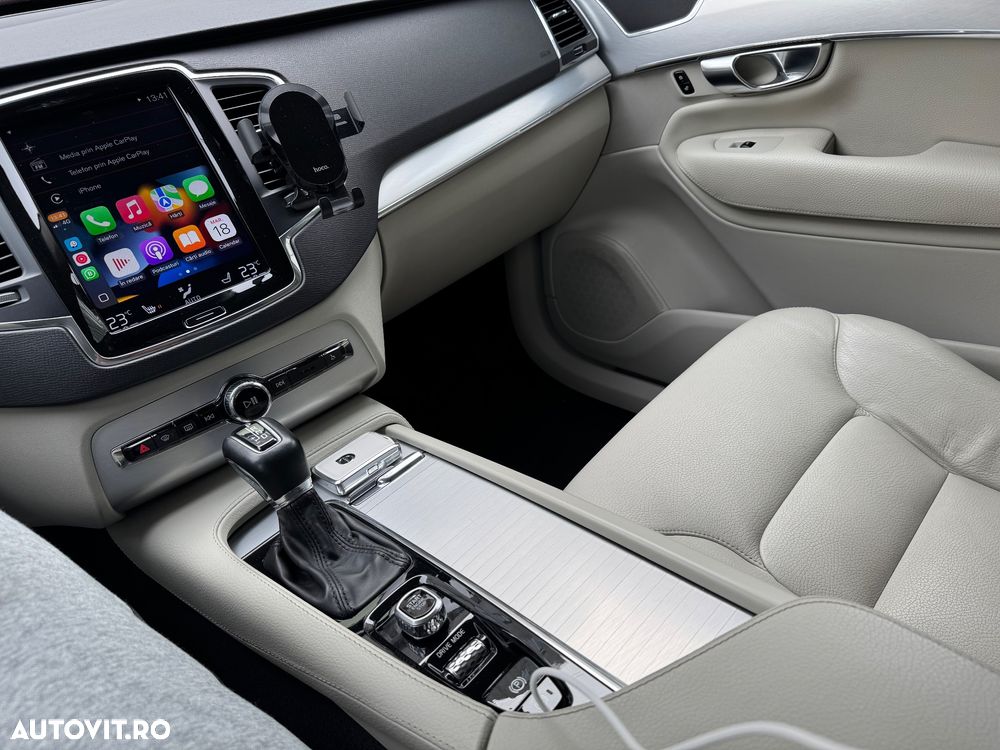 Volvo XC 90 D5 AWD Geartronic Momentum - 27