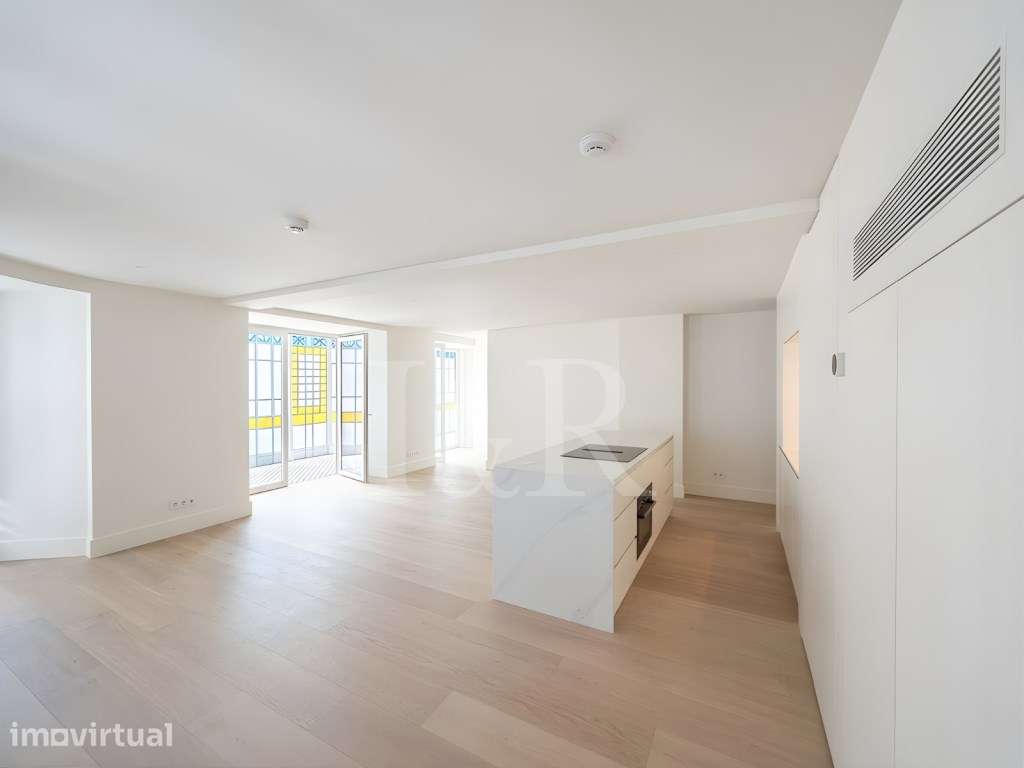 Apartamento T2 com varanda fechada e estacionamento junto à Av. Lib... - Grande imagem: 3/28