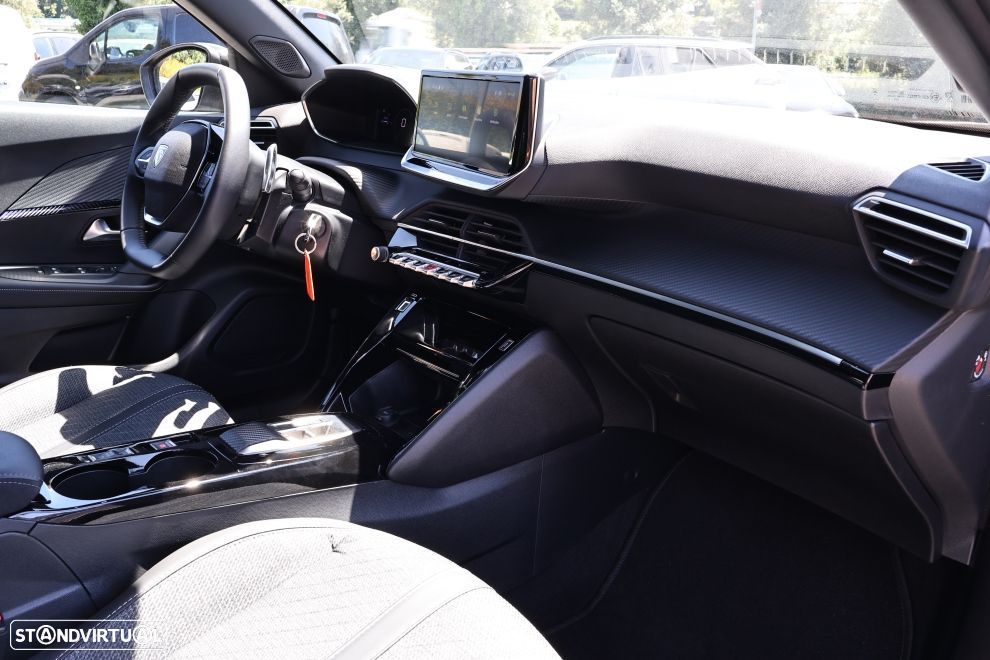 Peugeot 2008 1.2 Hybrid Allure e-DCS6 - 14