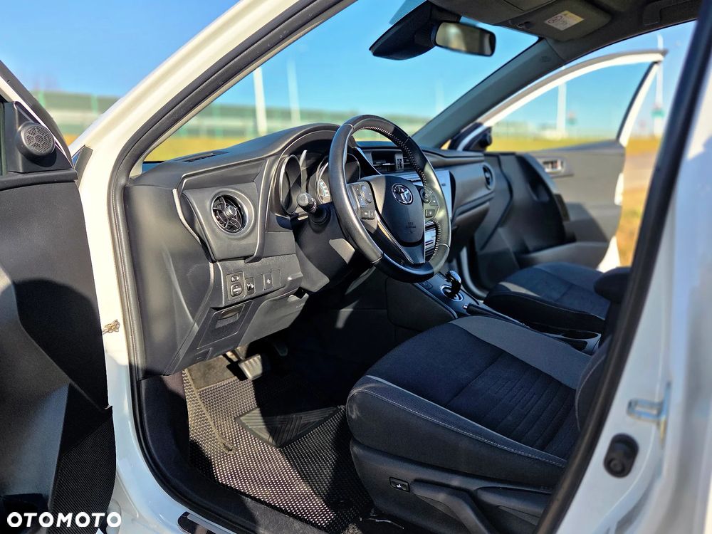 Toyota Auris - 21