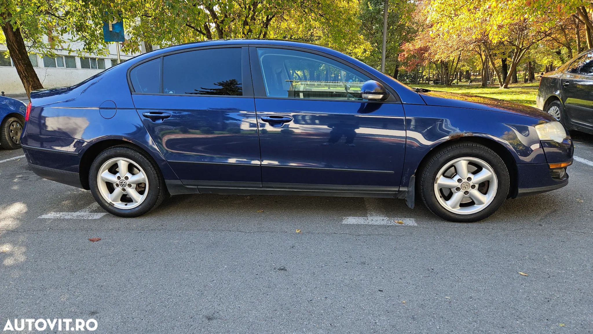 Volkswagen Passat - 1