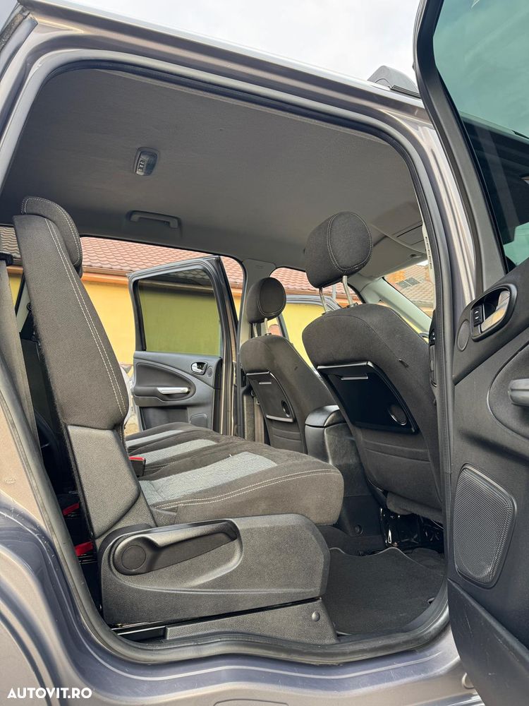 Ford Galaxy 2.0 TDCi Ghia - 17