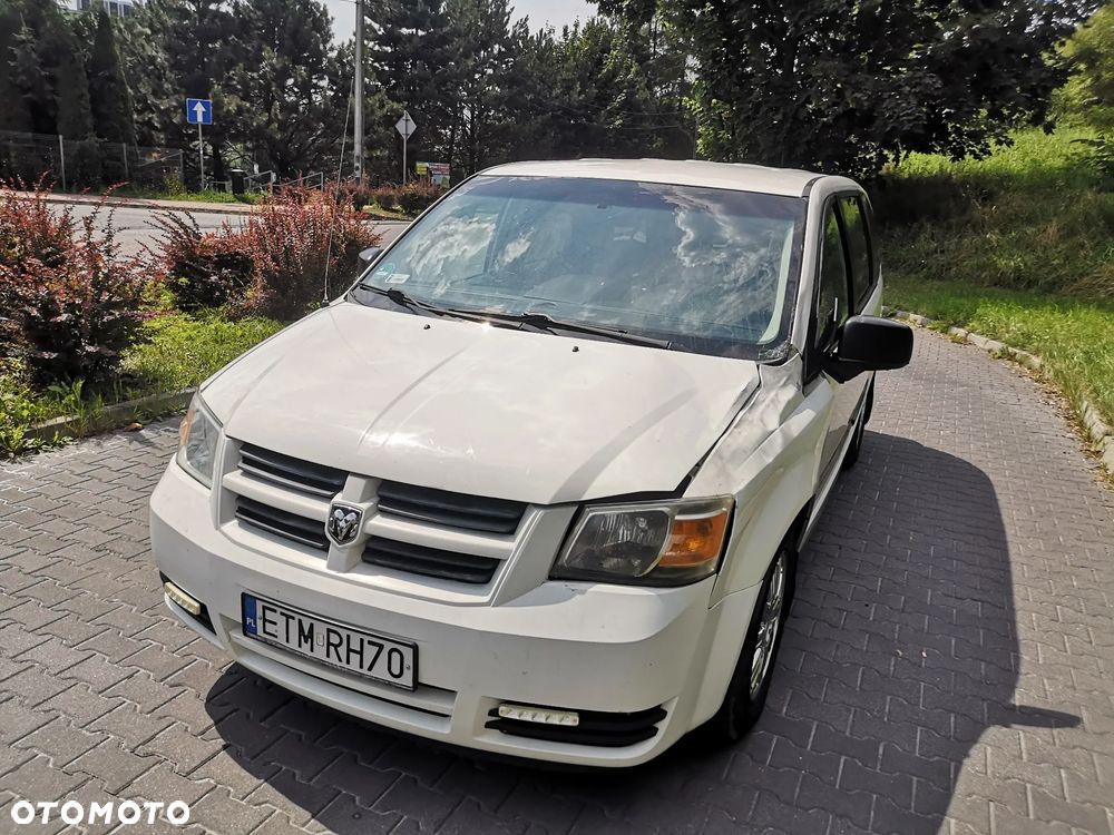 Dodge Caravan - 11