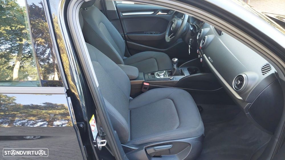 Audi A3 Limousine 30 TDI Design - 12