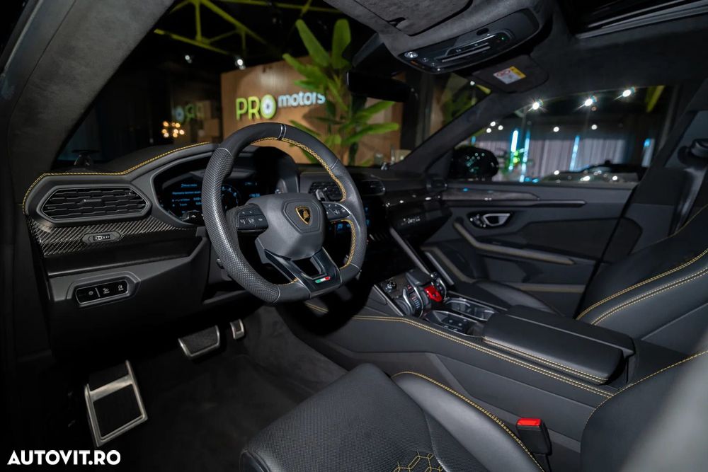 Lamborghini URUS - 25
