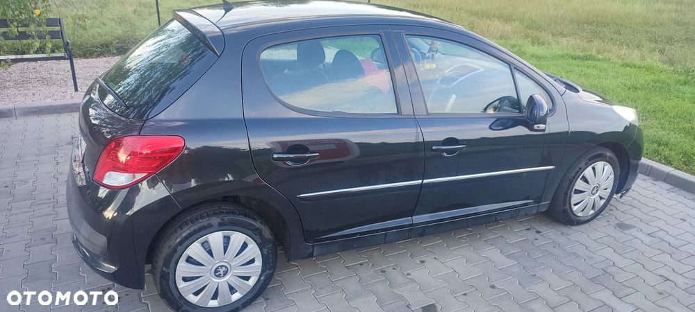 Peugeot 207 - 6