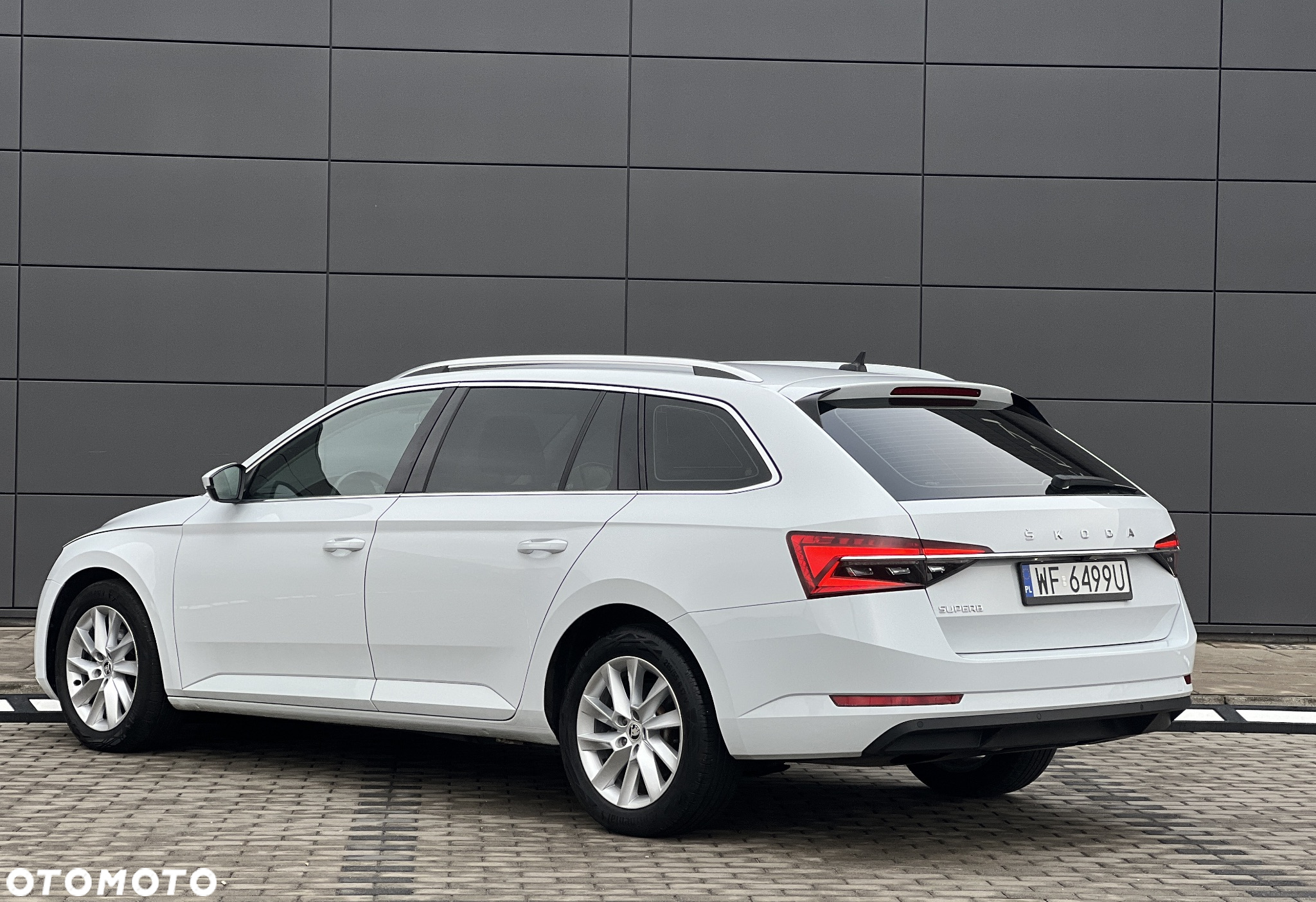 Skoda Superb 2.0 TDI Ambition DSG - 14