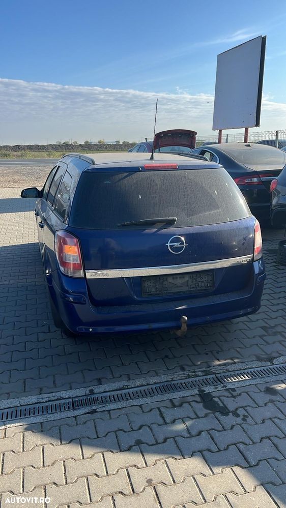 Dezmembram Opel Astra H 1.9 diesel din 2007 - 2