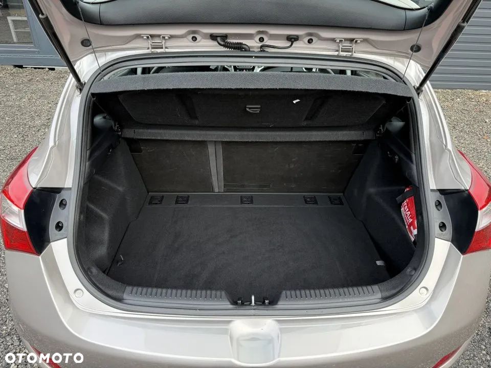 Hyundai i30 1.4 Premiere Comfort - 37