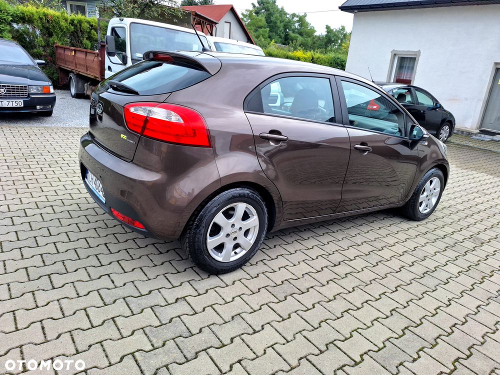 Kia Rio - 9