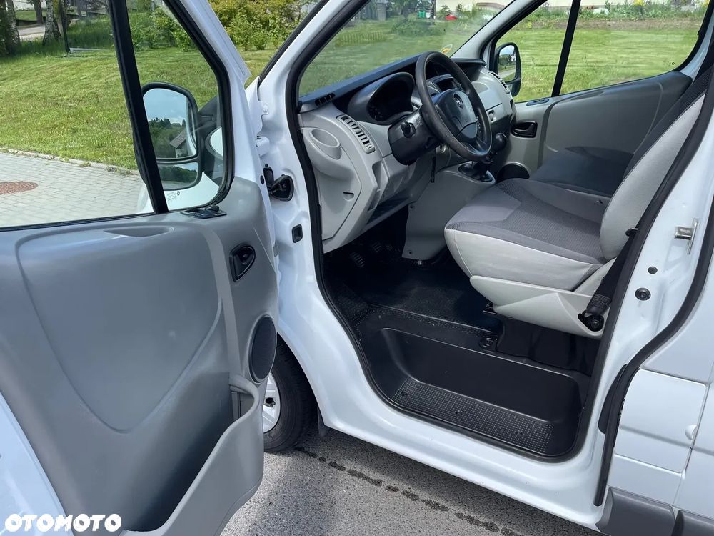 Opel Vivaro - 24