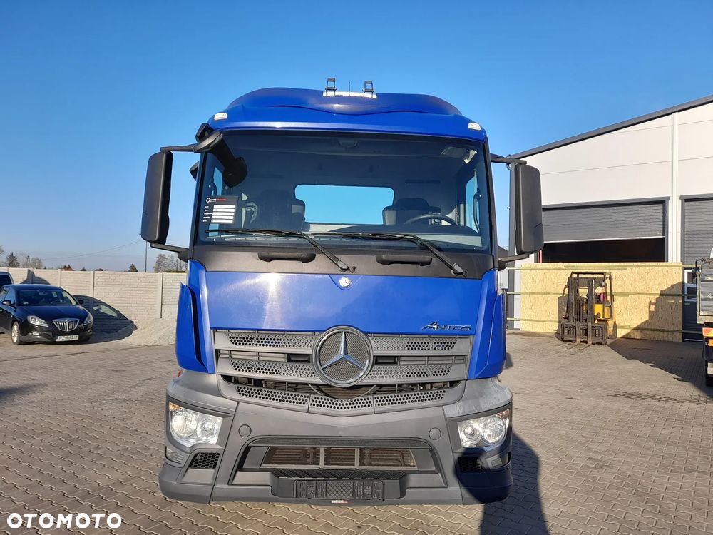 Kabina Mercedes Arocs Actros MP4 ClassicSpace S - 4