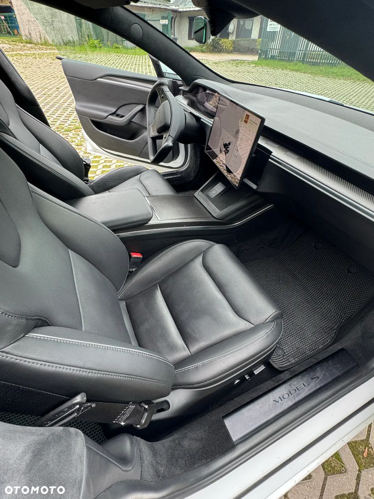 Tesla Model S Plaid - 10