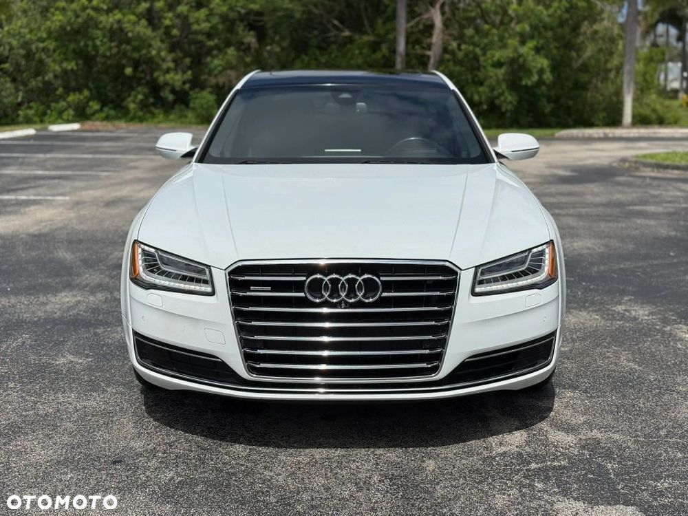 Audi A8 - 8