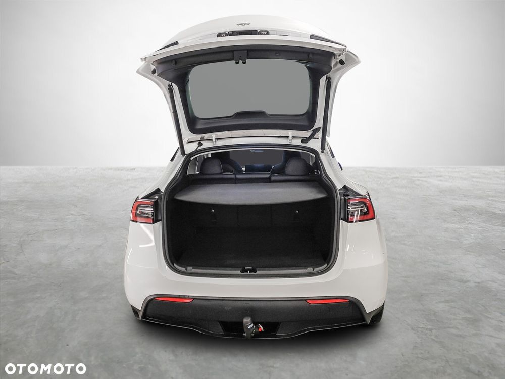 Tesla Model Y Long Range AWD - 7