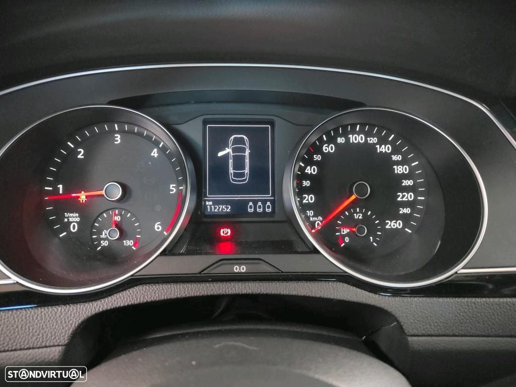 VW Passat 2.0 TDI Business DSG - 9