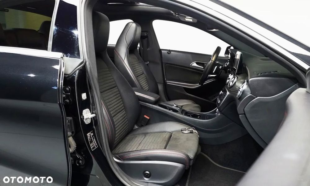 Mercedes-Benz CLA - 16