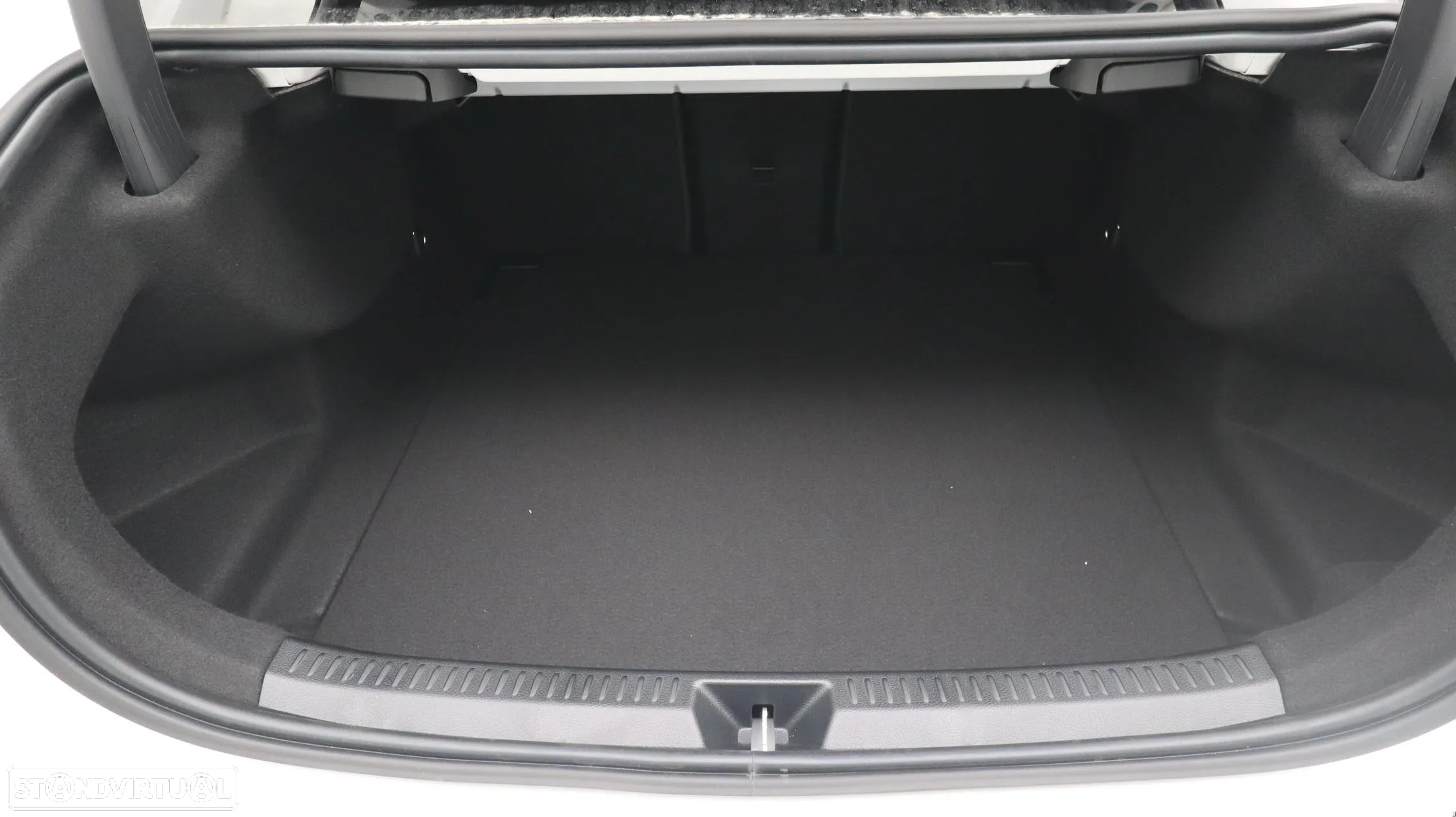 Mercedes-Benz A 180 Limousine d AMG Line Aut. - 27