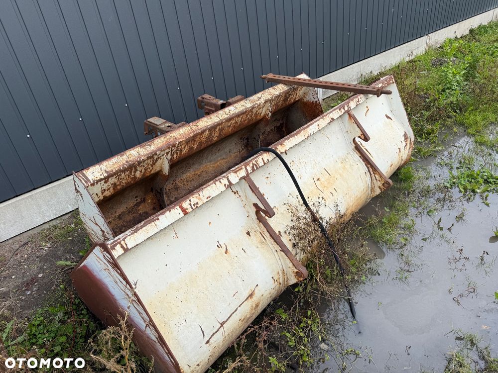 John Deere 6300 / NISKIE MOTOGODZINY / NOWE OPONY / ŁADOWACZ PRZEDNI / DODATKOWY OSPRZĘT / Z FRANCJI / STAN BDB / / / - 31