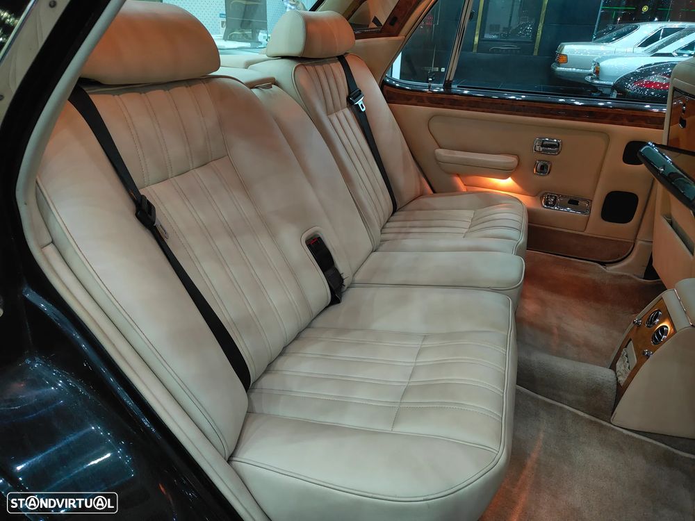 Rolls Royce Silver Spur - 16