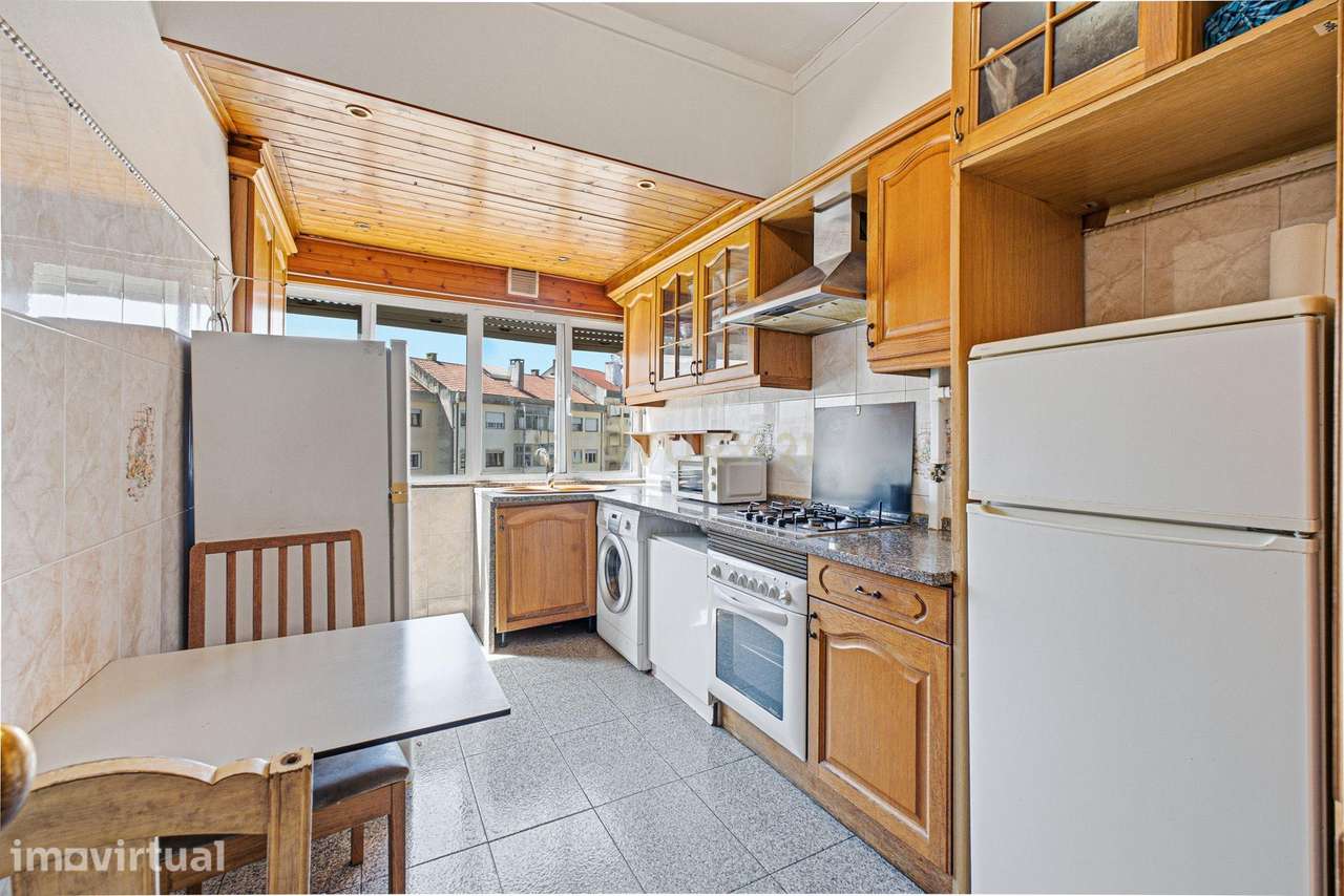 Apartamento T2 em Queluz, junto à Estação de Comboios - Grande imagem: 5/31