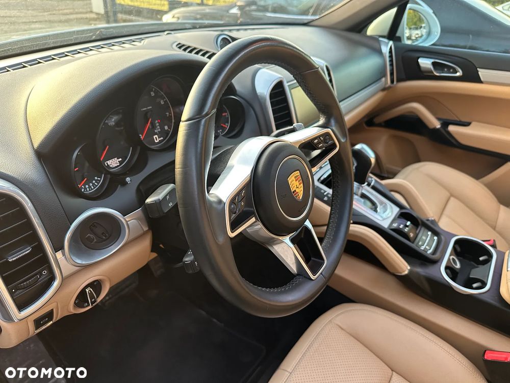 Porsche Cayenne - 27