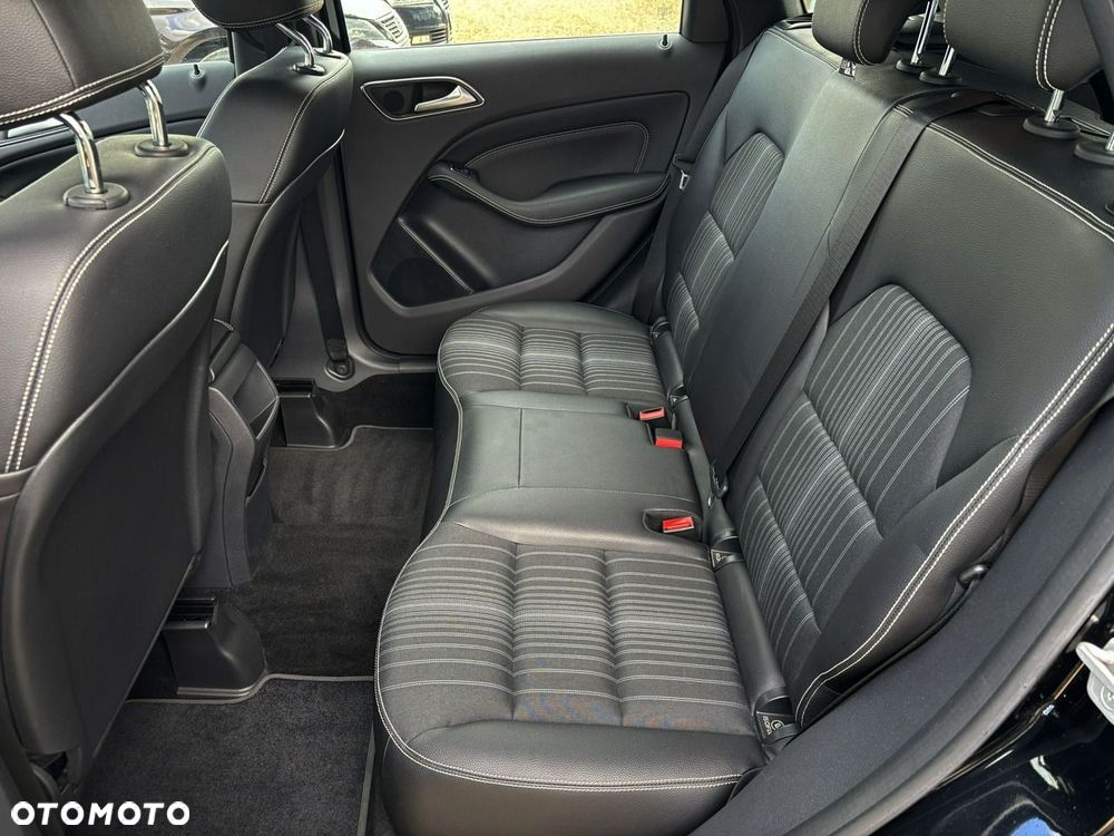 Mercedes-Benz Klasa B 200 7G-DCT UrbanStyle Edition - 23