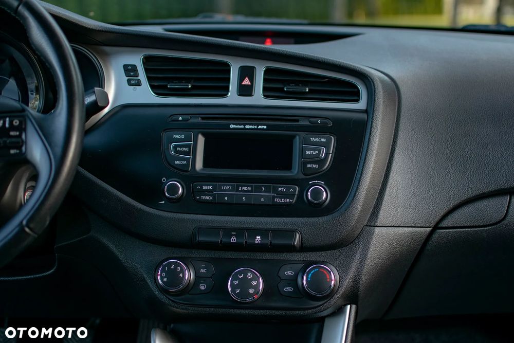 Kia Ceed - 38