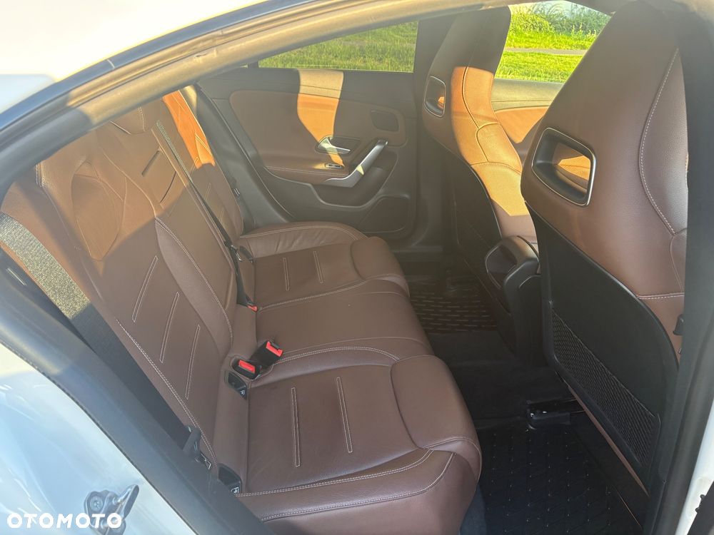 Mercedes-Benz CLA 220 4-Matic Progressive 7G-DCT - 6