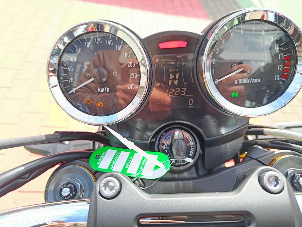 Kawasaki Z 900 RS - 9