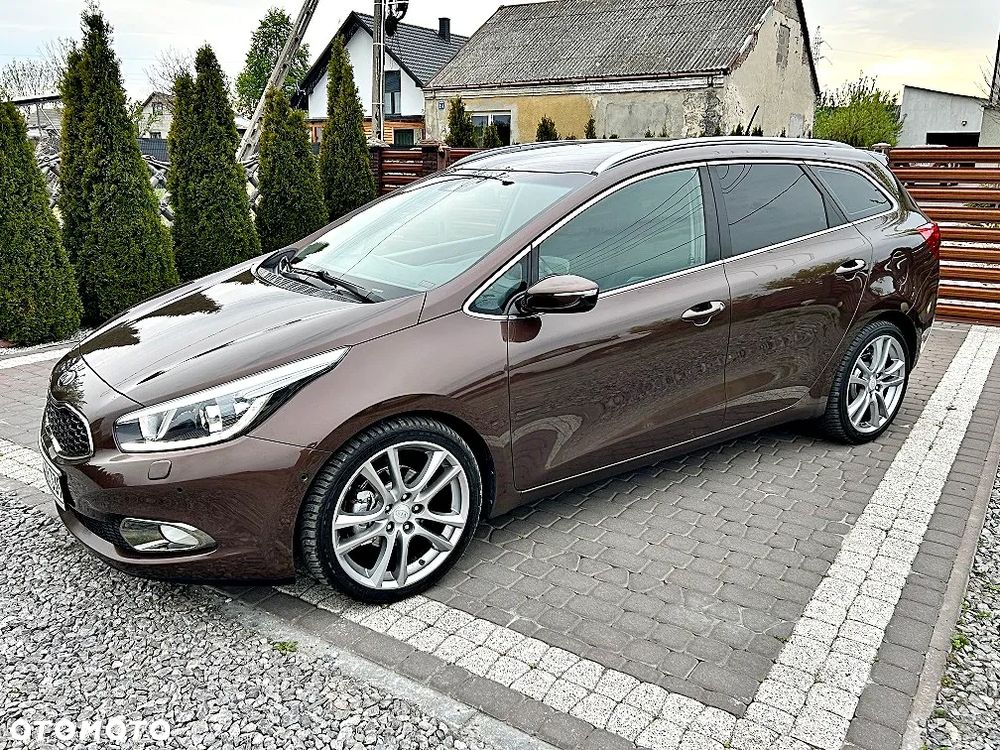 Kia Ceed - 11