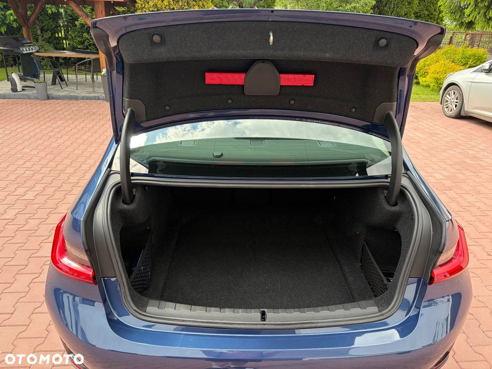 BMW Seria 3 318d - 10