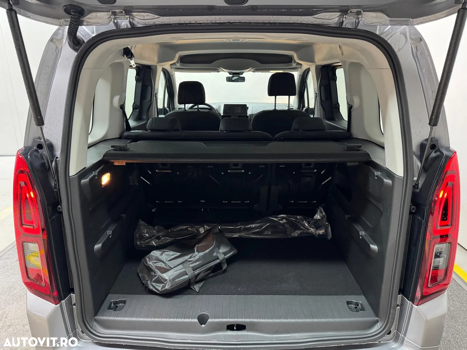 Toyota Proace City Verso 1.5 D-4D 100CP 6MT 4+1 L2H1 Family - 9