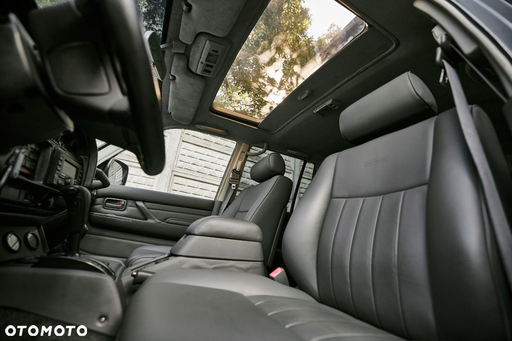 Toyota Land Cruiser - 16