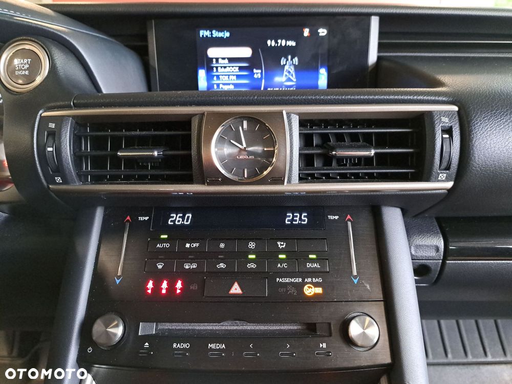 Lexus IS - 22