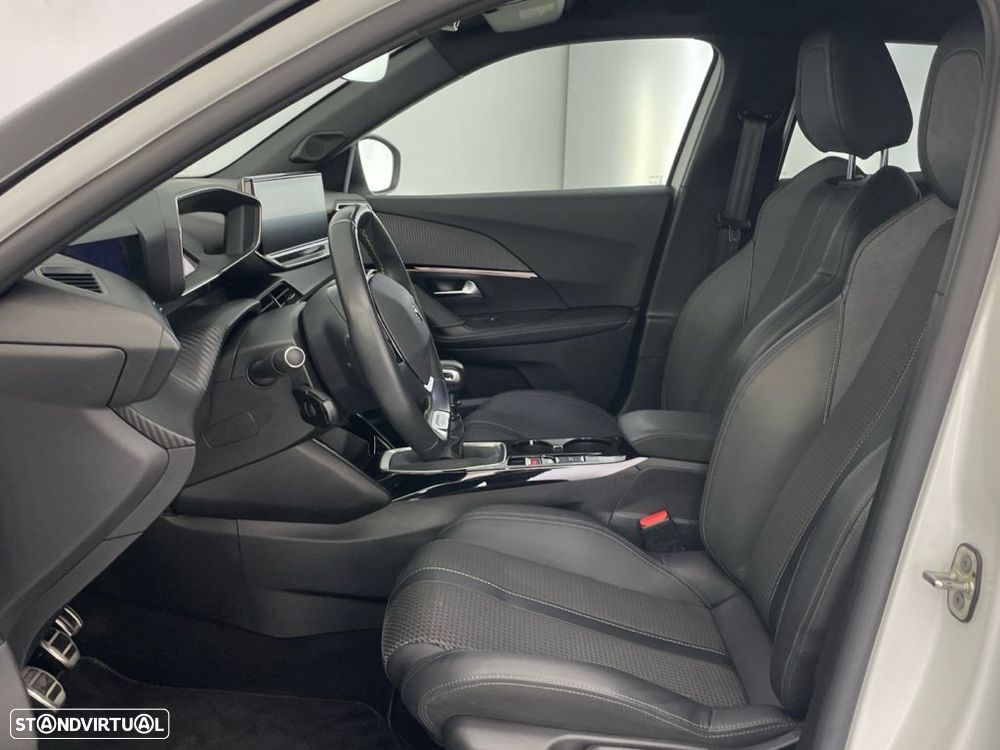 Peugeot 2008 1.2 PureTech GT - 11