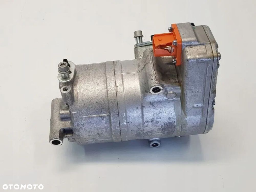 SPRĘŻARKA KLIMATYZACJI VW AUDI Q7 E-TRON 4G0816797C - 4