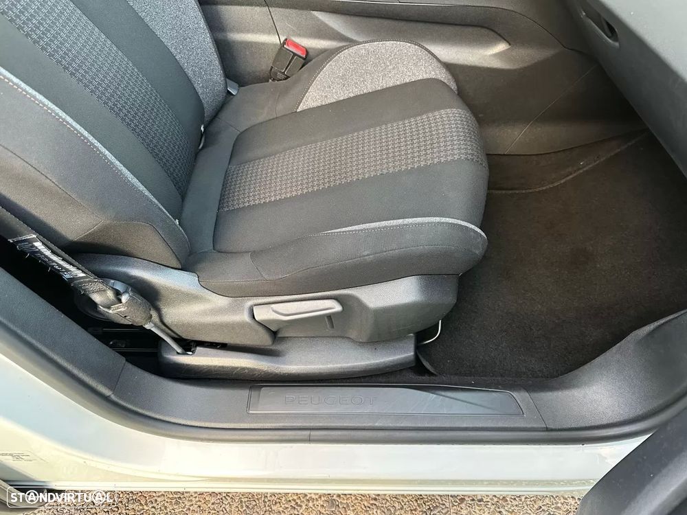 Peugeot 3008 1.2 PureTech Allure - 59