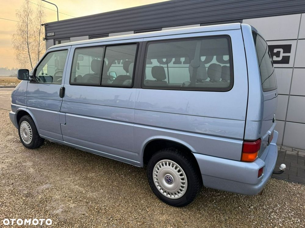 Volkswagen Caravelle - 8