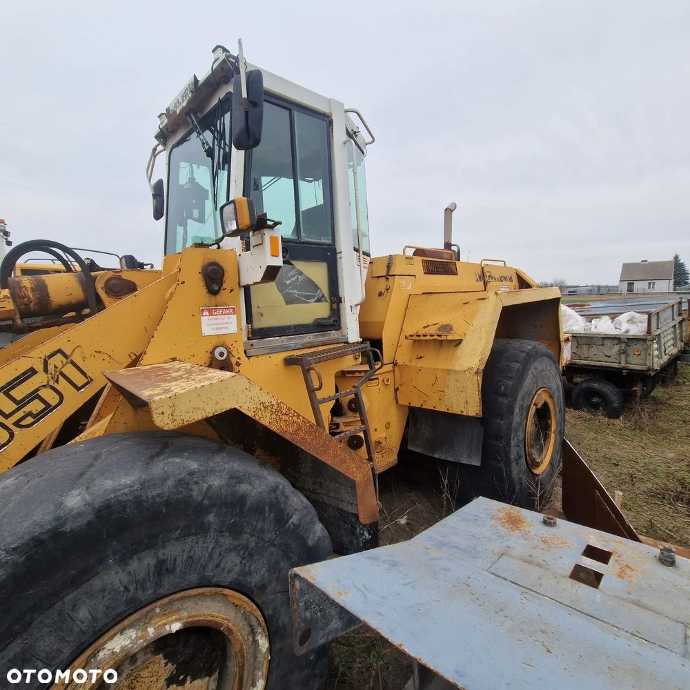 Liebherr L551 - 5