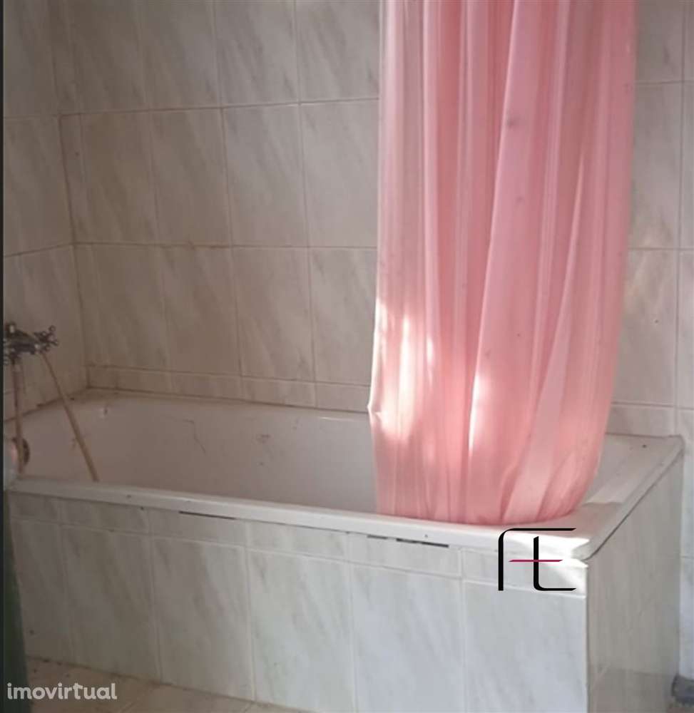 Moradia para Restaurar T4 Venda em Murça,Murça - Grande imagem: 5/11