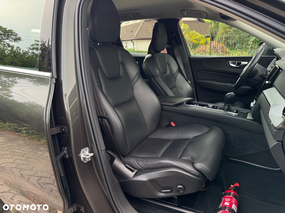 Volvo XC 60 D3 Momentum Pro - 8