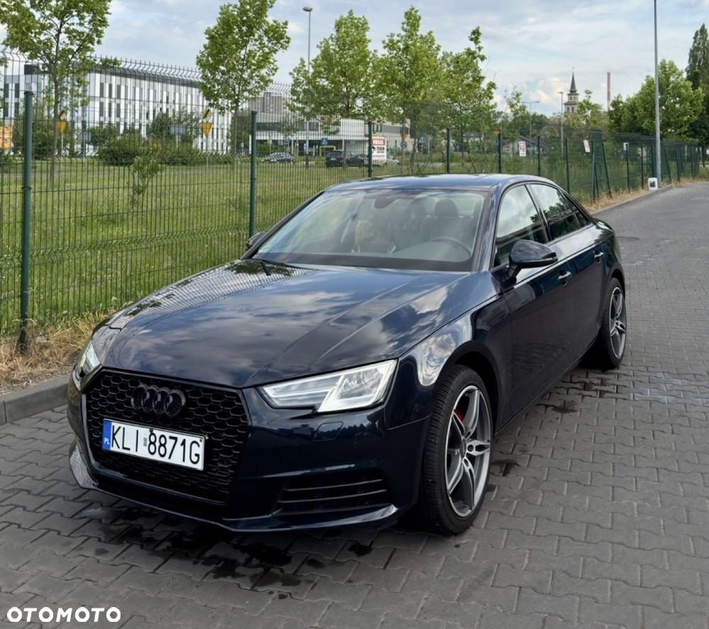 Audi A4 Limousine - 1