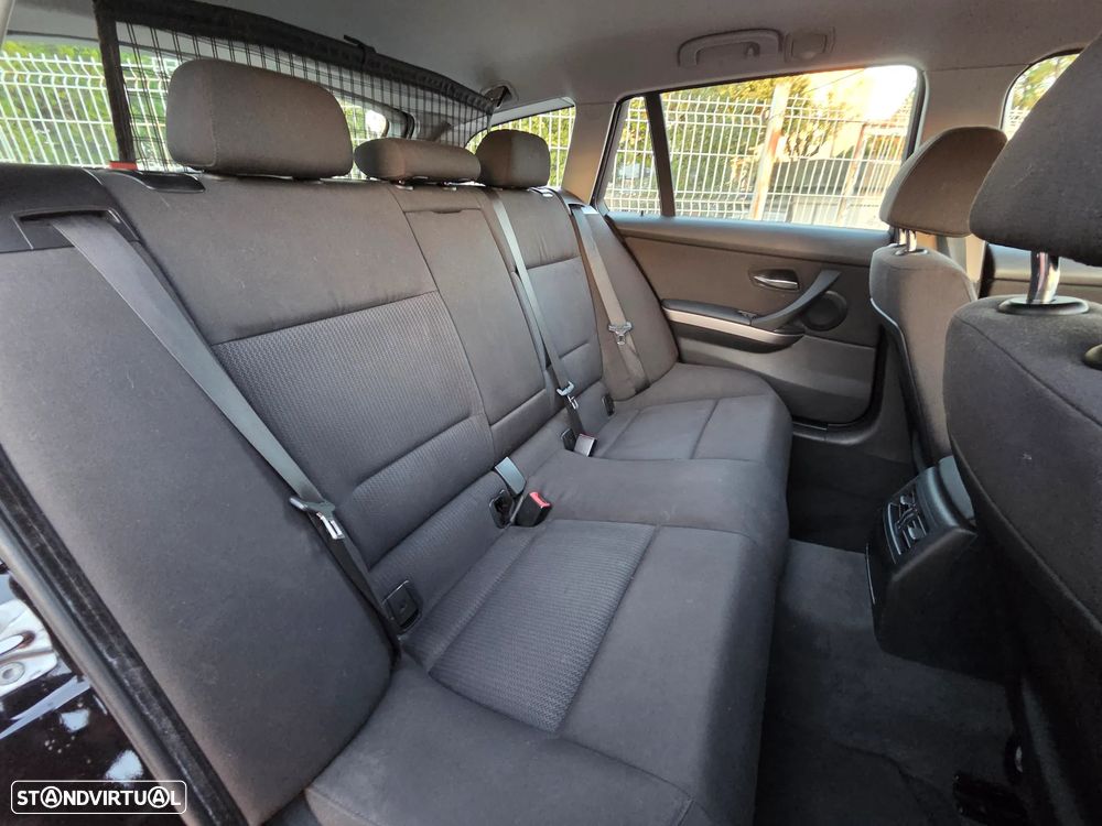 BMW 320 d Touring Navigation - 4