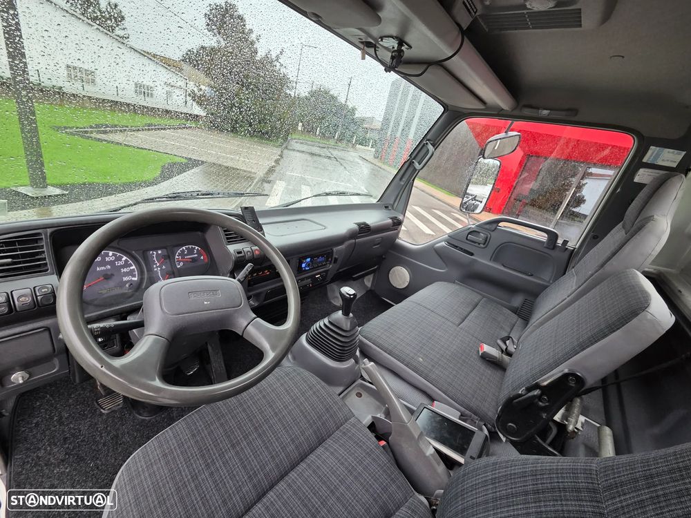 Isuzu NPR 3500kgs chassis - 10