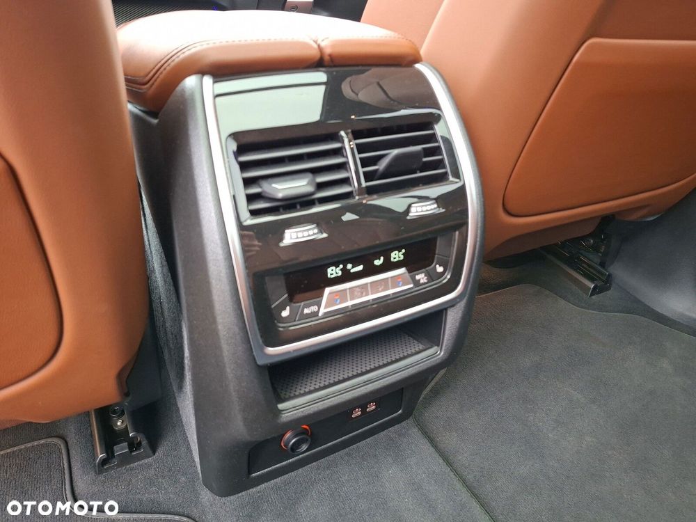 BMW X7 xDrive40d mHEV - 16