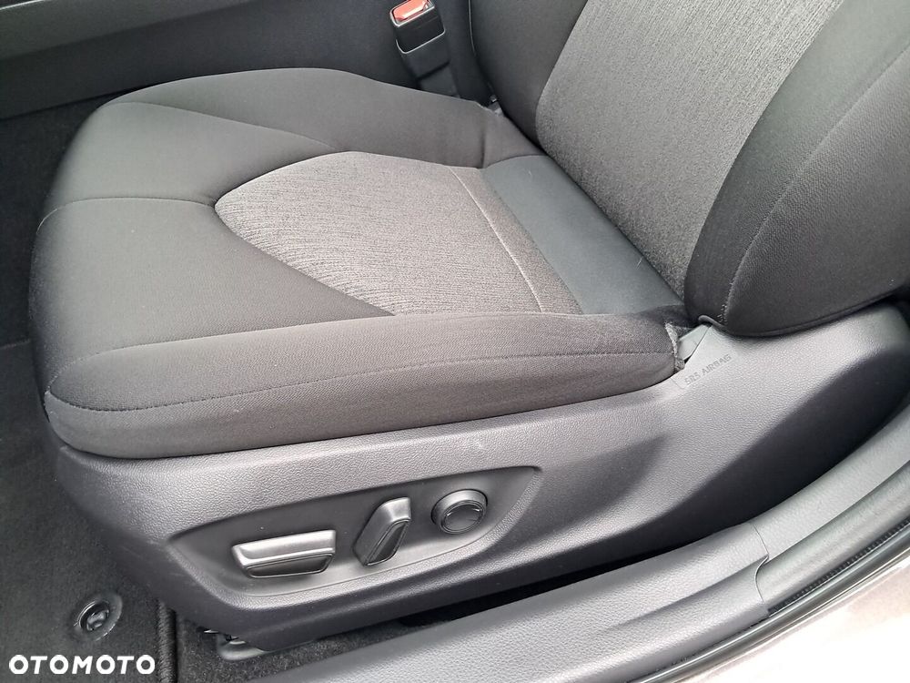Toyota Camry 2.5 Hybrid Comfort CVT - 12